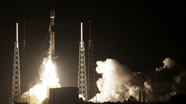 Start nosiče Falcon 9 na misi Nusantara Satu 22. února 2019. Na palubě je... Start nosiče Falcon 9 na misi Nusantara Satu 22. února 2019. Na palubě je...