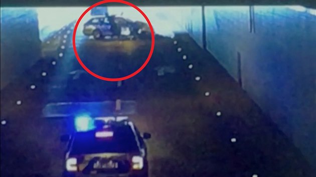 Soud zprostil viny policistu, který zatarasil cestu motorkáři Soud zprostil viny policistu, který zatarasil cestu motorkáři