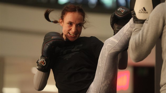 Česká MMA zápasnice Lucie Pudilová se představila v Praze na otevřeném tréninku... Česká MMA zápasnice Lucie Pudilová se představila v Praze na otevřeném tréninku...