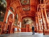 Na malbách v Zanderově sále v Císařských lázních jsou vyobrazeny postavy... Na malbách v Zanderově sále v Císařských lázních jsou vyobrazeny postavy...