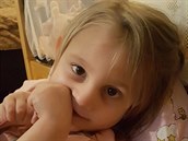Pětiletá Nelinka potřebuje každodenní péči. Pětiletá Nelinka potřebuje každodenní péči.