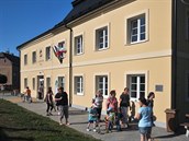 Pohled na historickou Latzelovu vilu v obci Vápenná na Jesenicku po slavnostním... Pohled na historickou Latzelovu vilu v obci Vápenná na Jesenicku po slavnostním...