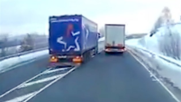 esk idi kamionu el v Nmecku obvinn z pokusu o vradu kvli riskantnmu pedjdn na silnici B12 v bavorsko-eskm pohrani. (22. ledna 2019)