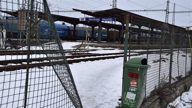 Souasn tristn stav vlakovho ndra ve Valaskm Mezi.