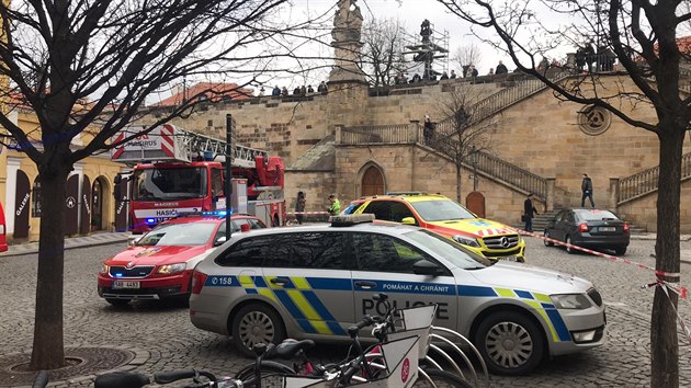 Na Mal Stran hasii hasili por podkrovnho bytu. (22. 2. 2019)