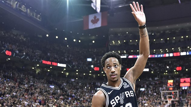 DeMar DeRozan ze San Antonia zdrav fanouky Toronta.