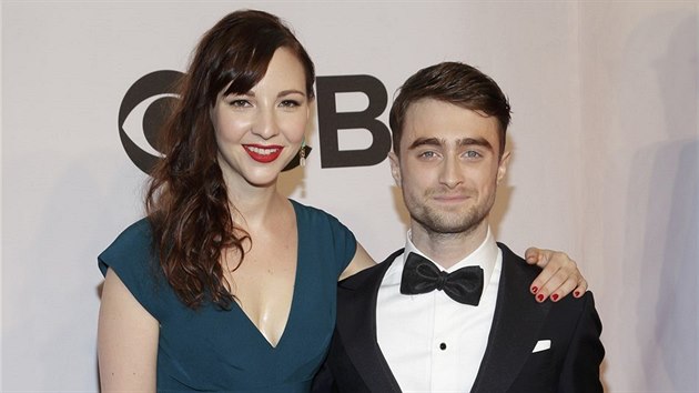 Erin Darkeov a Daniel Radcliffe na Tony Awards (New York, 8. ervna 2014)