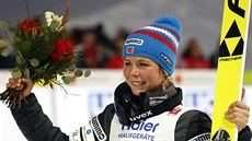 Maren Lundbyová - mistryně světa ve skoku na lyžích. Maren Lundbyová - mistryně světa ve skoku na lyžích.