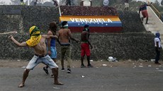 Protesty na na hranicích Venezuely a Brazílie (24. 2. 2019) Protesty na na hranicích Venezuely a Brazílie (24. 2. 2019)