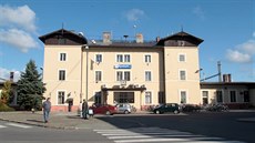 Dům na demolici. Nymburská radnice nechtěla odkoupit budovu hlavního nádraží z... Dům na demolici. Nymburská radnice nechtěla odkoupit budovu hlavního nádraží z...