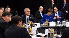éf NATO Jens Stoltenberg na summitu prezident B9 v Koicích