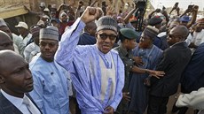 Nigerijský prezident po hlasování ve volbách ve svém rodném městě na severu... Nigerijský prezident po hlasování ve volbách ve svém rodném městě na severu...