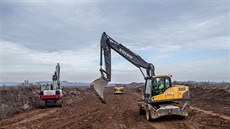 Začala stavba dálnice D11 z Hradce Králové do Smiřic (26.2.2019). Začala stavba dálnice D11 z Hradce Králové do Smiřic (26.2.2019).