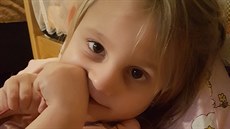 Pětiletá Nelinka potřebuje každodenní péči. Pětiletá Nelinka potřebuje každodenní péči.