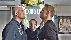 Tomáš Šálek (vpravo) se pokusí Pavlovi Šourovi odebrat pás mistra České... Tomáš Šálek (vpravo) se pokusí Pavlovi Šourovi odebrat pás mistra České...