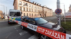 Policie evakuovala ve čtvrtek dopoledne budovu Vrchního soudu v Olomouci,... Policie evakuovala ve čtvrtek dopoledne budovu Vrchního soudu v Olomouci,...