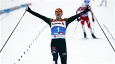 Eric Frenzel si v Seefeldu dojel pro titul mistra světa v severské kombinaci. Eric Frenzel si v Seefeldu dojel pro titul mistra světa v severské kombinaci.