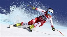 Nicole Schmidhoferová na trati sjezdu v Crans Montaně Nicole Schmidhoferová na trati sjezdu v Crans Montaně