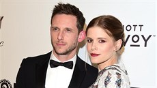 Jamie Bell a Kate Mara na oscarové party na podporu nadace Eltona Johna... Jamie Bell a Kate Mara na oscarové party na podporu nadace Eltona Johna...