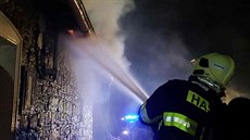 V Klášterci nad Orlicí na Orlickoústecku v noci na dnešek shořela asi 400 let... V Klášterci nad Orlicí na Orlickoústecku v noci na dnešek shořela asi 400 let...