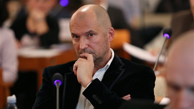 Ústřední postavou kauzy týkající se manipulace s veřejnými zakázkami na radnici... Ústřední postavou kauzy týkající se manipulace s veřejnými zakázkami na radnici...