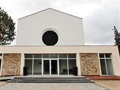 V karlovarském krematoriu začala rekonstrukce odstavené kremační pece. Budova... V karlovarském krematoriu začala rekonstrukce odstavené kremační pece. Budova...