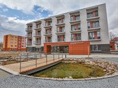 V Sezimově Ústí postavili za 86 milionů korun dům s pečovatelskou službou. V Sezimově Ústí postavili za 86 milionů korun dům s pečovatelskou službou.