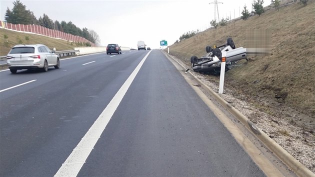 idii havarovali na namrzlch silnicch. (6. 3. 2019)