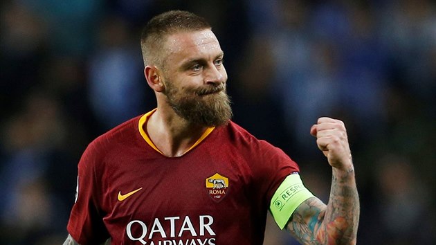 JE TAM! Daniele De Rossi (AS m) slav svoji glovou trefu.