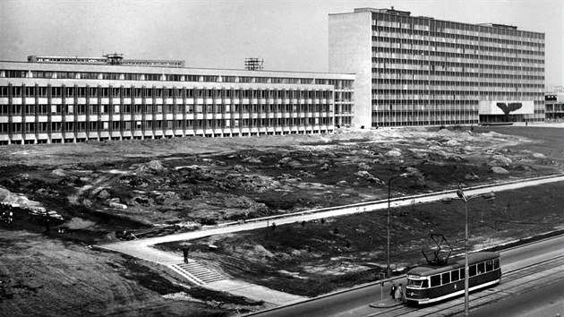 Vstavba porubskho arelu univerzity v 70. letech.