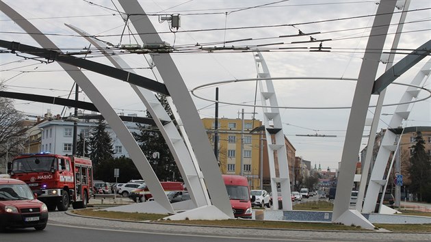 Dodvka ve fontn na kiovatce Koruna v Hradci Krlov (7.3.2019).