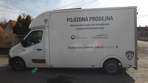 Pojzdn prodejna slou na Horaovicku pedevm starm lidem. Ti by bez n mli ivot podstatn sloitj. (26. 2. 2019)