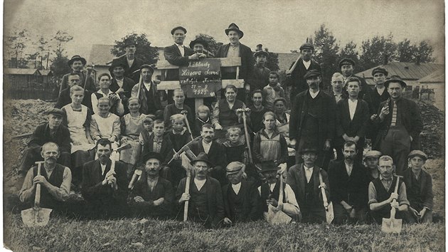 Snmek vznikl pi hlouben zklad Husova sboru (Kunice, 1923).