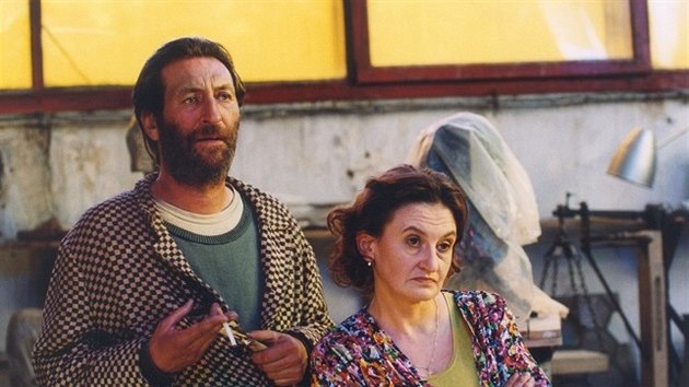 Bolek Polvka a Eva Holubov ve filmu Pupendo (2003)