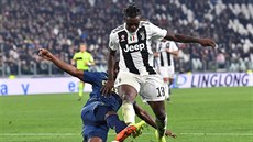 Moise Kean (vpravo) z Juventusu se řítí do šance v utkání s Udinese. Moise Kean (vpravo) z Juventusu se řítí do šance v utkání s Udinese.