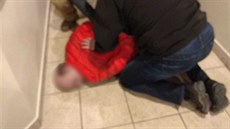 Policisté na Žižkově dopadli mezinárodně hledaného muže, na kterého byl vydán... Policisté na Žižkově dopadli mezinárodně hledaného muže, na kterého byl vydán...