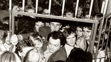 O progresivní koncerty byl v Praze obrovský zájem. V Junior Klubu na Chmelnici... O progresivní koncerty byl v Praze obrovský zájem. V Junior Klubu na Chmelnici...