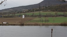 Pád sloupu vedení vysokého naptí u Velkých ernosek na Litomicku (4. bezna...