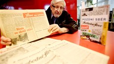 Brněnský novinář Ladislav Vencálek ukazuje svůj slavný článek ve Svobodném... Brněnský novinář Ladislav Vencálek ukazuje svůj slavný článek ve Svobodném...