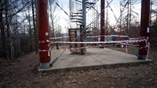 Zatarasený vstup na rozhlednu. Zatarasený vstup na rozhlednu.