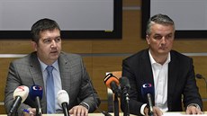 Ministr vnitra Jan Hamáček a generální ředitel České pošty Roman Knap... Ministr vnitra Jan Hamáček a generální ředitel České pošty Roman Knap...