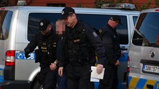Muž, kterého viní z vraždy dítěte v pražském bytě, je ve vazbě (7.3.2019) Muž, kterého viní z vraždy dítěte v pražském bytě, je ve vazbě (7.3.2019)