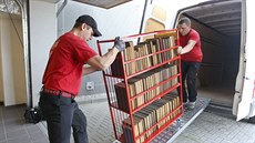 Vědecká knihovna zahájila stěhování knih do nového depozitáře v městské části... Vědecká knihovna zahájila stěhování knih do nového depozitáře v městské části...