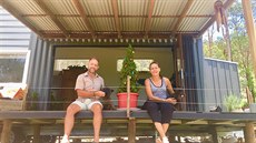 Jan a Kevin z Velké Británie se přestěhovali do australského Queenslandu, kde... Jan a Kevin z Velké Británie se přestěhovali do australského Queenslandu, kde...