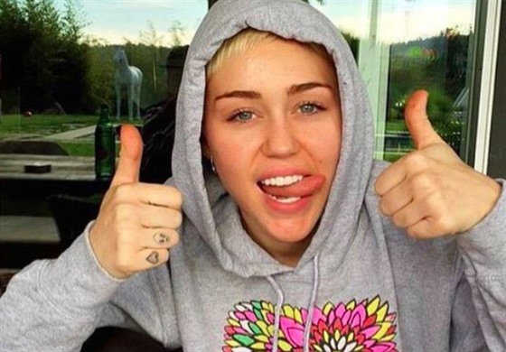 Je Miley Cyrus zasnoubená?!