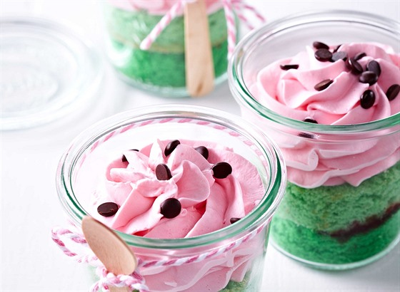 Delikátní jogurtové cupcakes ve sklenikách