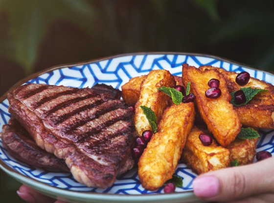 We love food: Steak s hranolky ze sýra halloumi