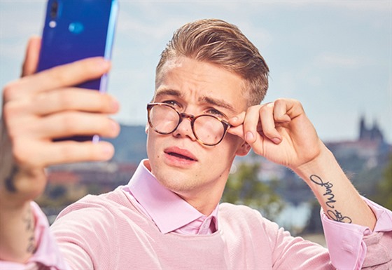 Fenomén selfie pokrauje s nekonenými monostmi a Huawei nova 3