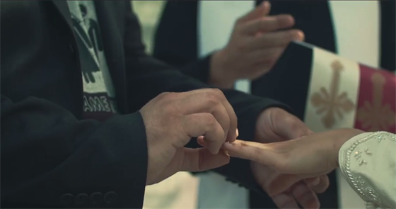 Hodn podivná svatba v novém videoklipu Smrtislava