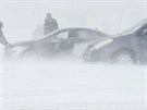 14 března, zasáhl stát colorado sněžný blizard, stále je ochromena doprava a ve středu byla zavřená většina škol a úřadů. Skoro 20 000 lidí bez proudu - někde se výpadky stále ani po 36 hodinách nepodařilo opravit. Přes 1100 lidí bylo uvězněno na cestách 14 března, zasáhl stát colorado sněžný blizard, stále je ochromena doprava a ve středu byla zavřená většina škol a úřadů. Skoro 20 000 lidí bez proudu - někde se výpadky stále ani po 36 hodinách nepodařilo opravit. Přes 1100 lidí bylo uvězněno na cestách